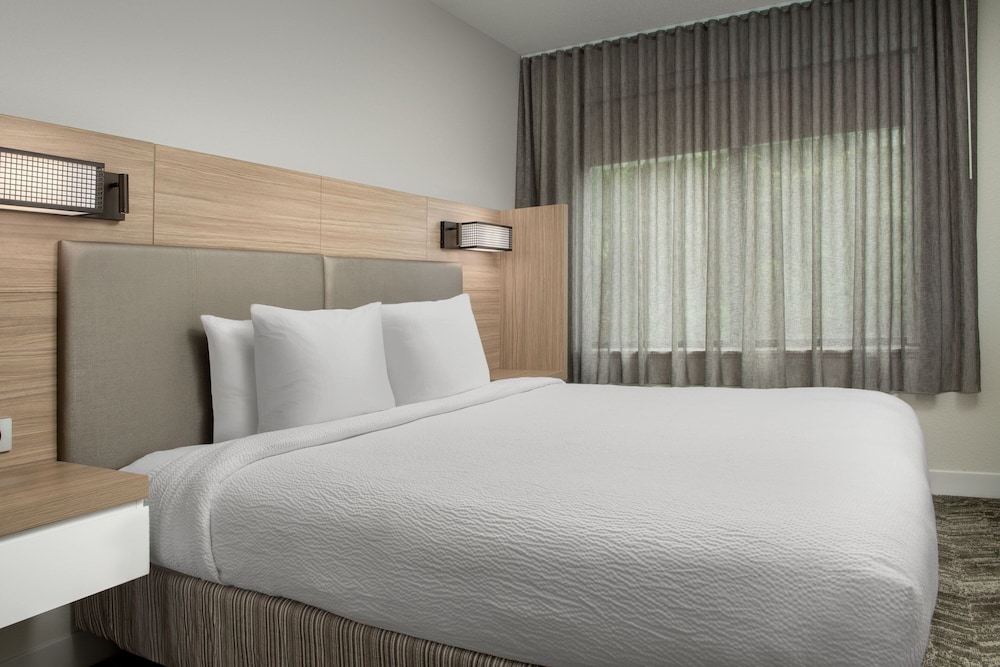 Suite, 1 King Bed with Sofa bed (Pure) - Photo 3