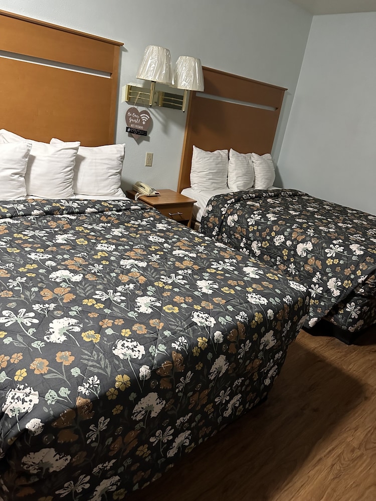 Deluxe Room, 2 Double Beds, Non-Smoking, Street View (Includes 1 Parking Space) photo 1