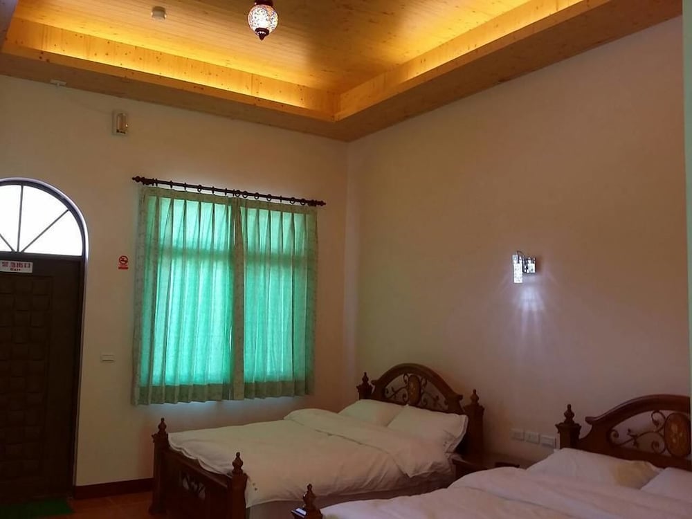 Standard Quadruple Room, Mountain View photo 1