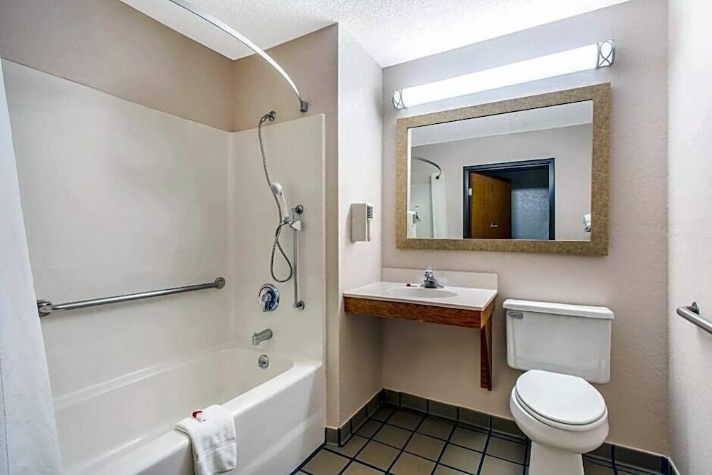 Room, 1 Queen Bed, Accessible, Non Smoking - Photo 5