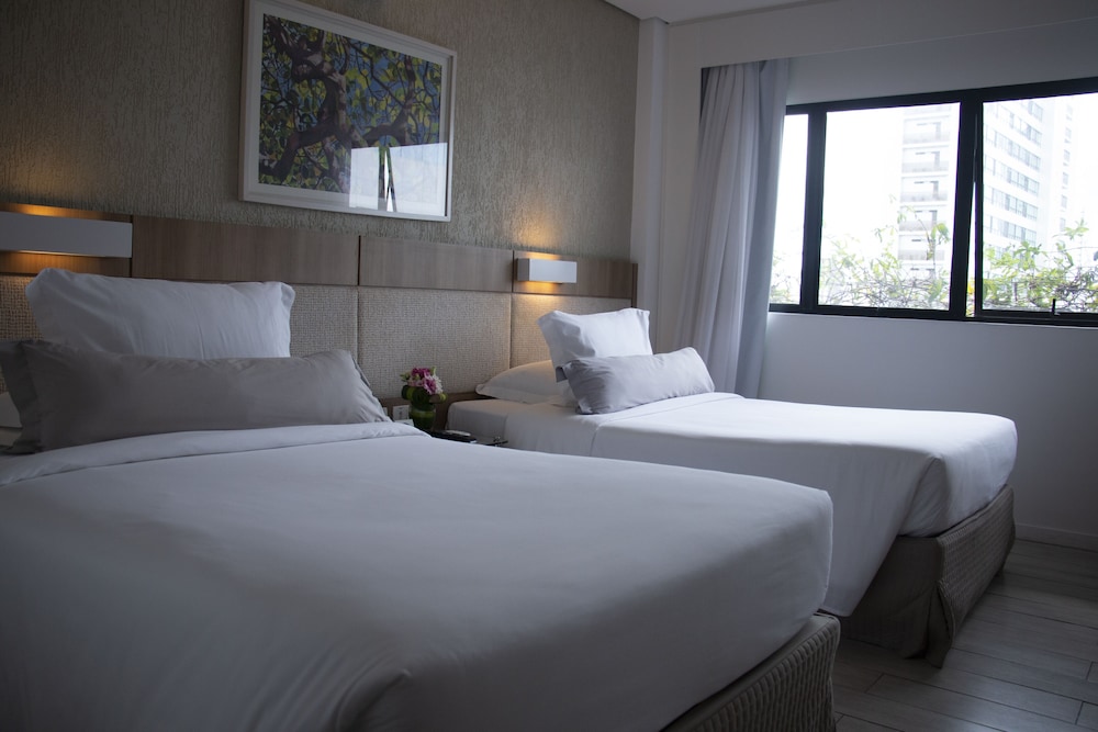 Classic Room (Two Double Beds) thumbnail 5