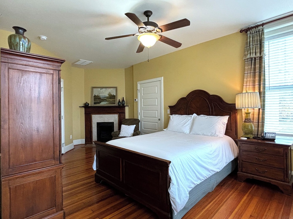 Standard Room, 1 Bedroom, Accessible, Non Smoking (The Hunt Room)