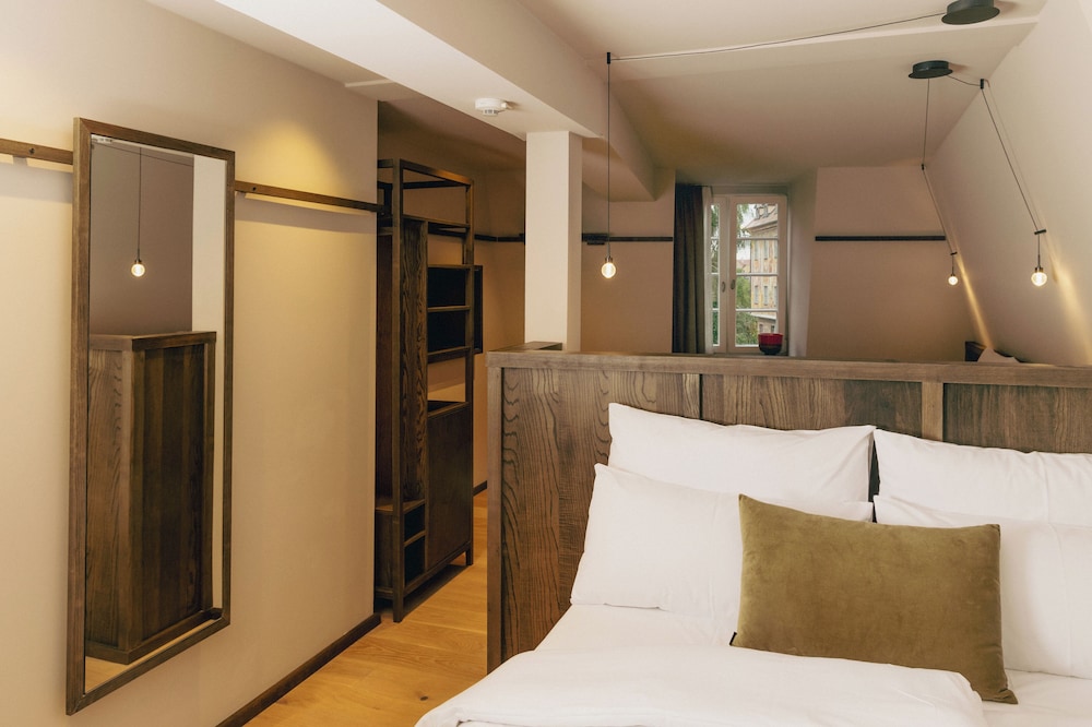 The HOY Suite photo 2