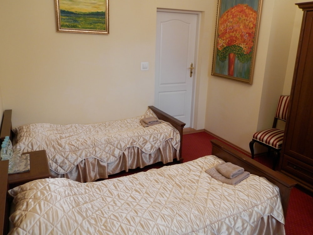 Quadruple Room (Number 207) photo 2