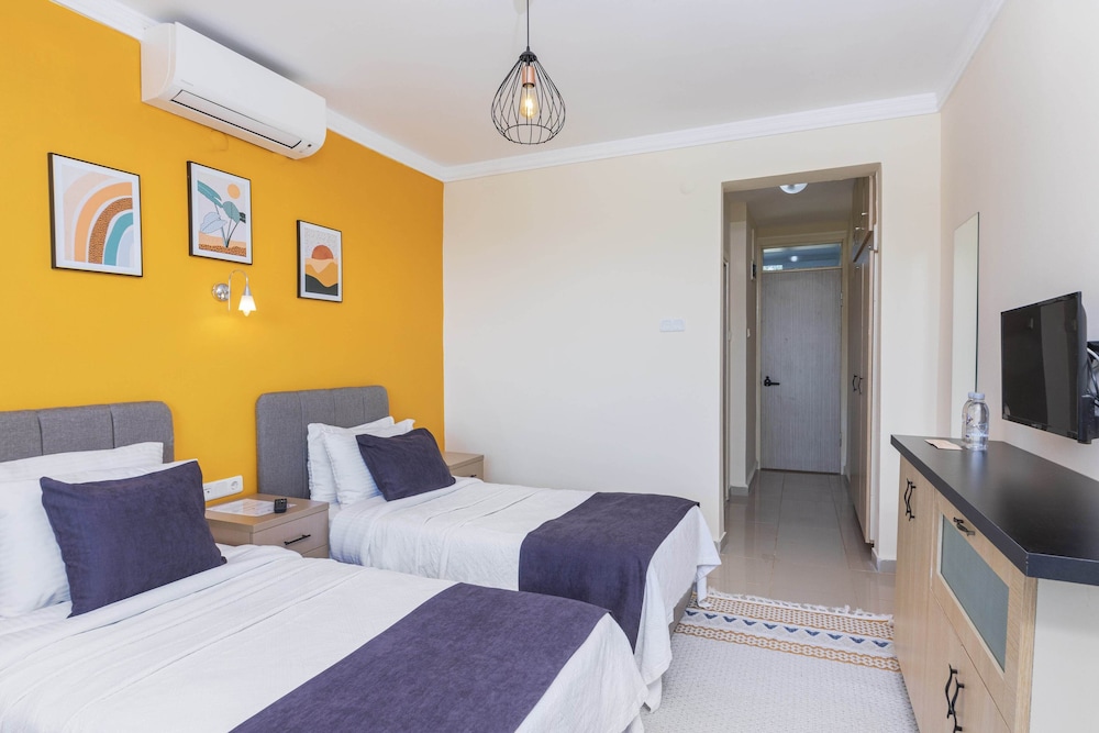 Kiraz Otel, Ikiz Yatakli Oda (Deniz ve KaraManzarali) photo 3