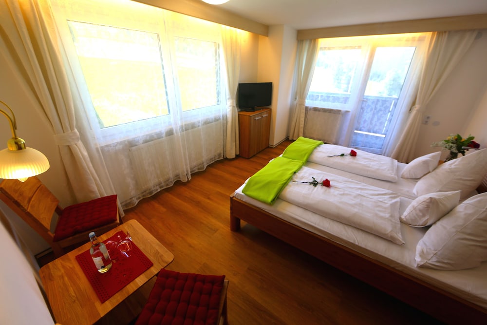 Basic Double Room, 1 King Bed photo 1