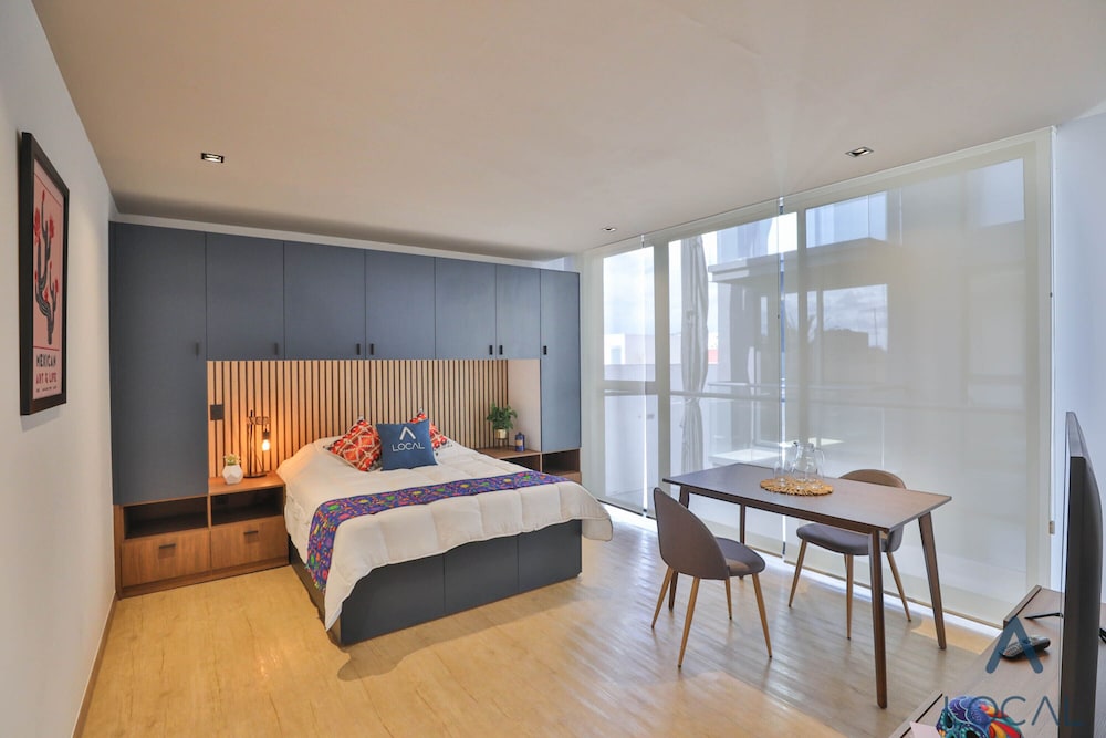 Deluxe Loft  With Kitchenette & Balcony photo 2