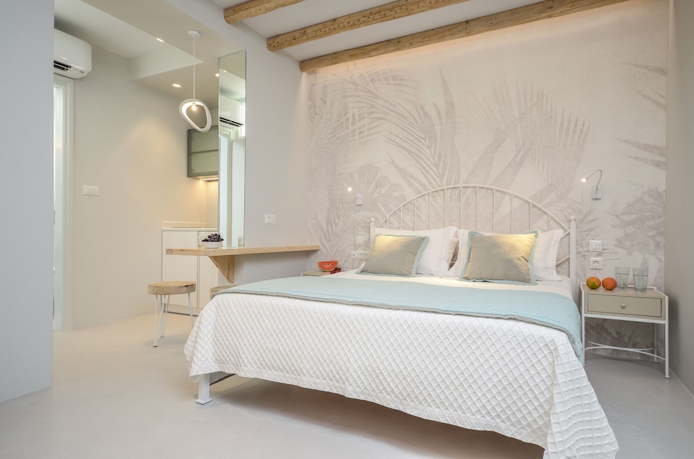 Double Room (Semi Basement) photo 1