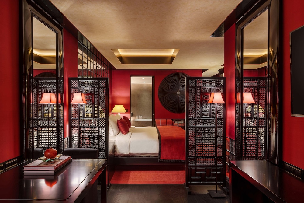 Club Room, 1 King Bed photo 2