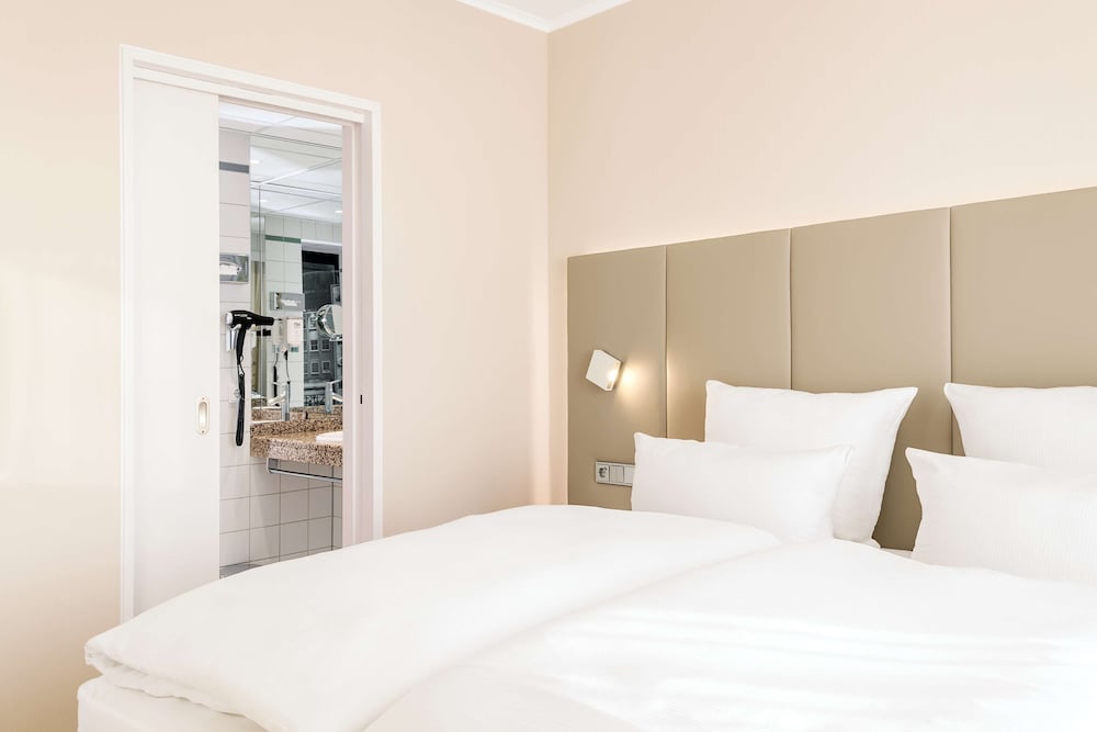 Suite (Extra Bed 2 adults + 1 child)
