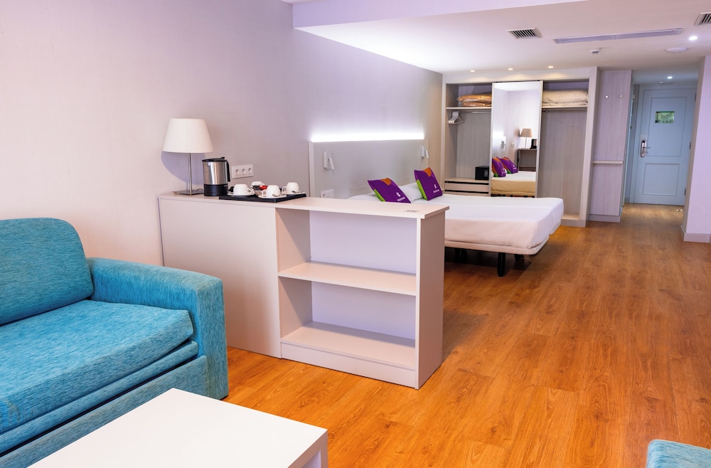 Premium Studio, Annex Building (2 Adults + 2 Children)