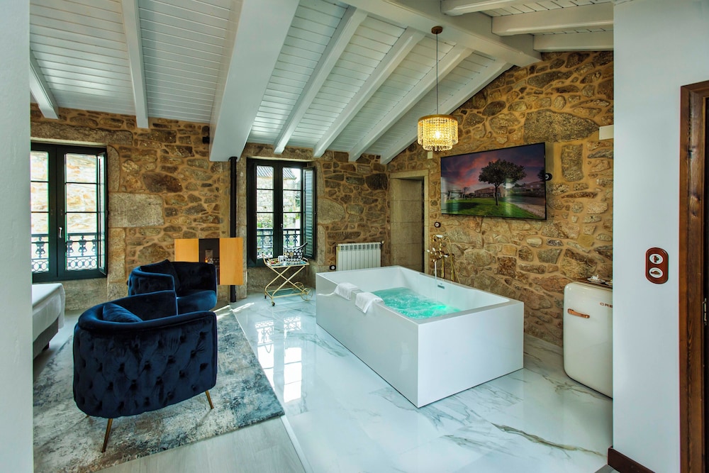 Junior Studio Suite, Bathtub