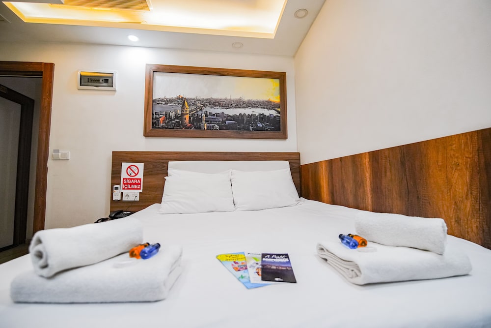 Economy Room, 1 Queen Bed photo 1