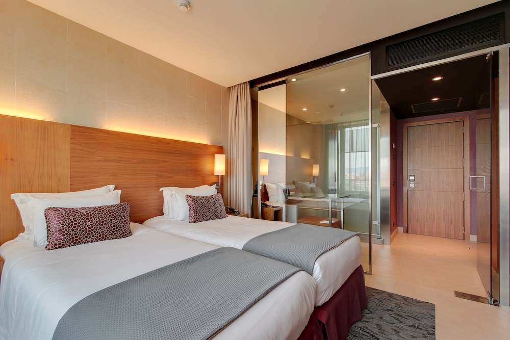 Double Room (Breakfast Included) - Photo 3