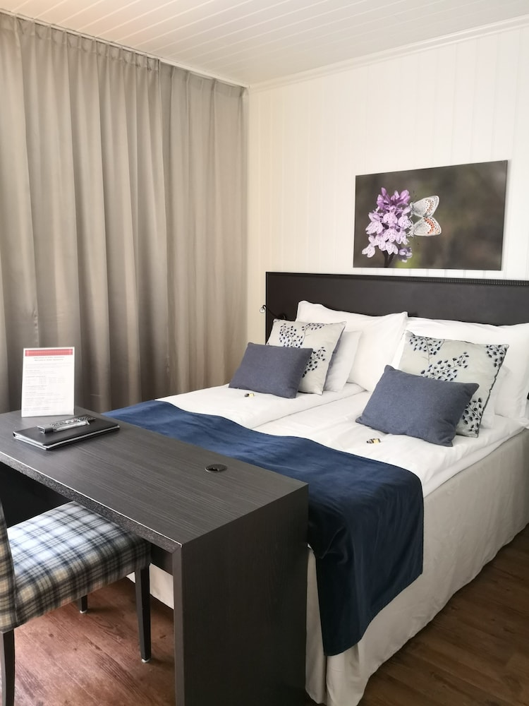 Deluxe Suite, 1 Queen Bed, River View