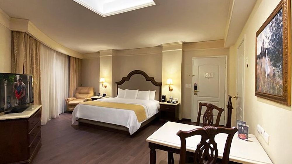 Superior Room, 1 King Bed - Photo 1