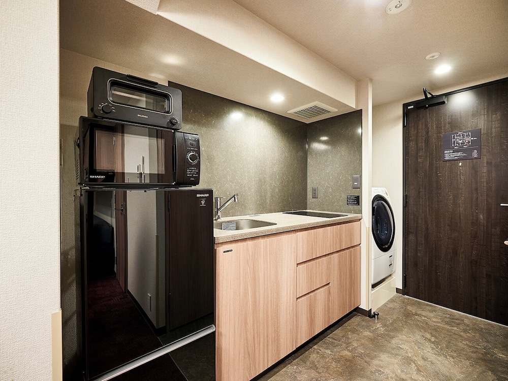 Standard Family Room, Non Smoking - Photo 9