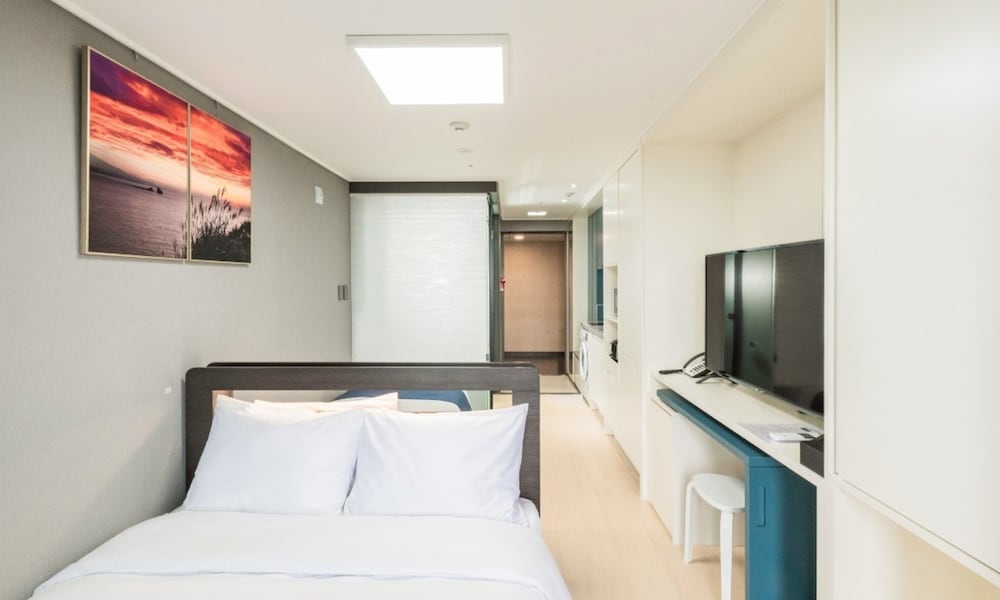 Deluxe Ocean Family Twin Room - Photo 1