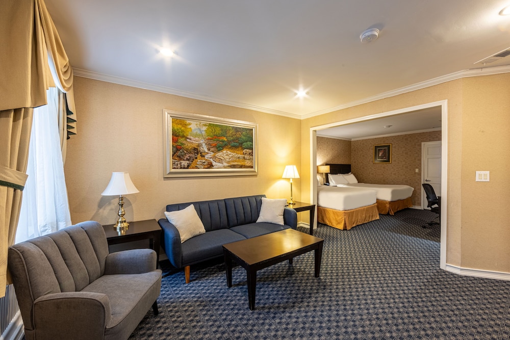 City View, 2 Queen Beds Suite