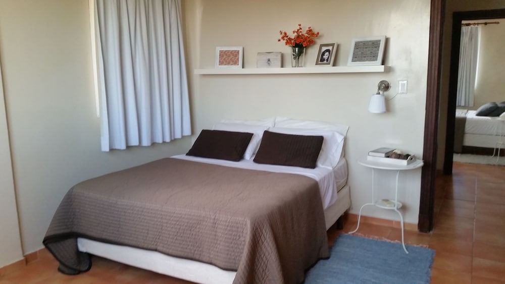 3 Bedrooms 2 Bathroom Apartment photo 2
