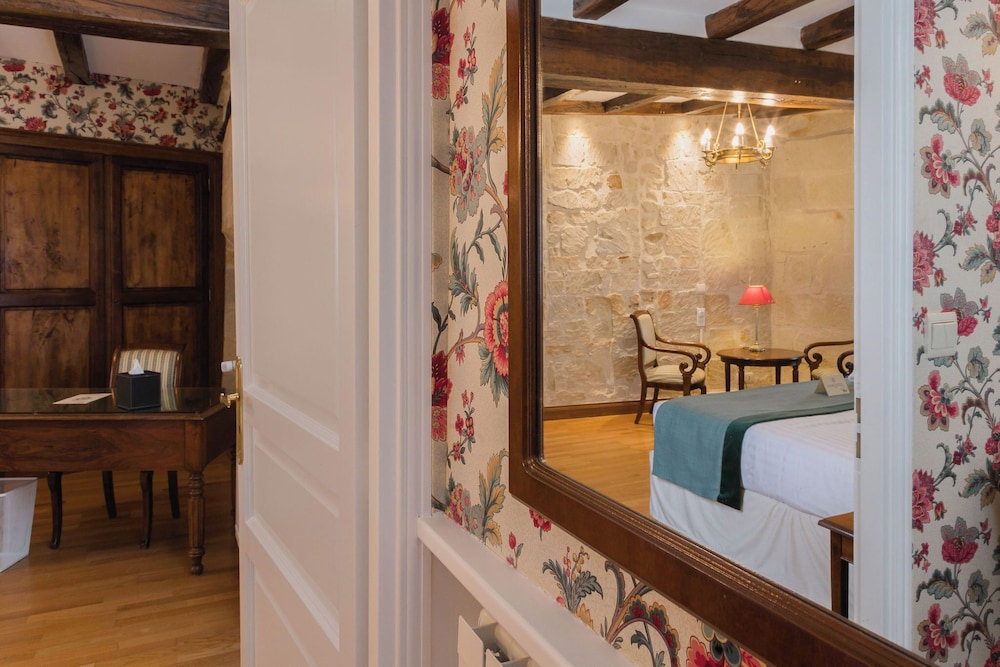 Suite, Multiple Beds, Non Smoking - Photo 2