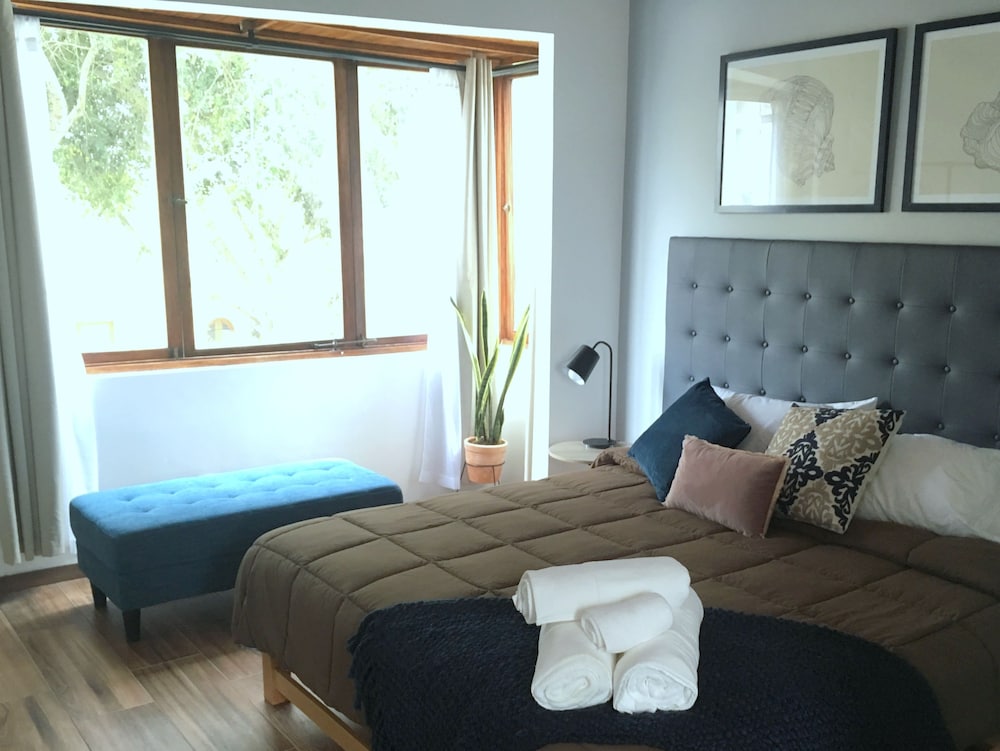 Superior Double Room, 1 King Bed, Non Smoking, Private Bathroom photo 2