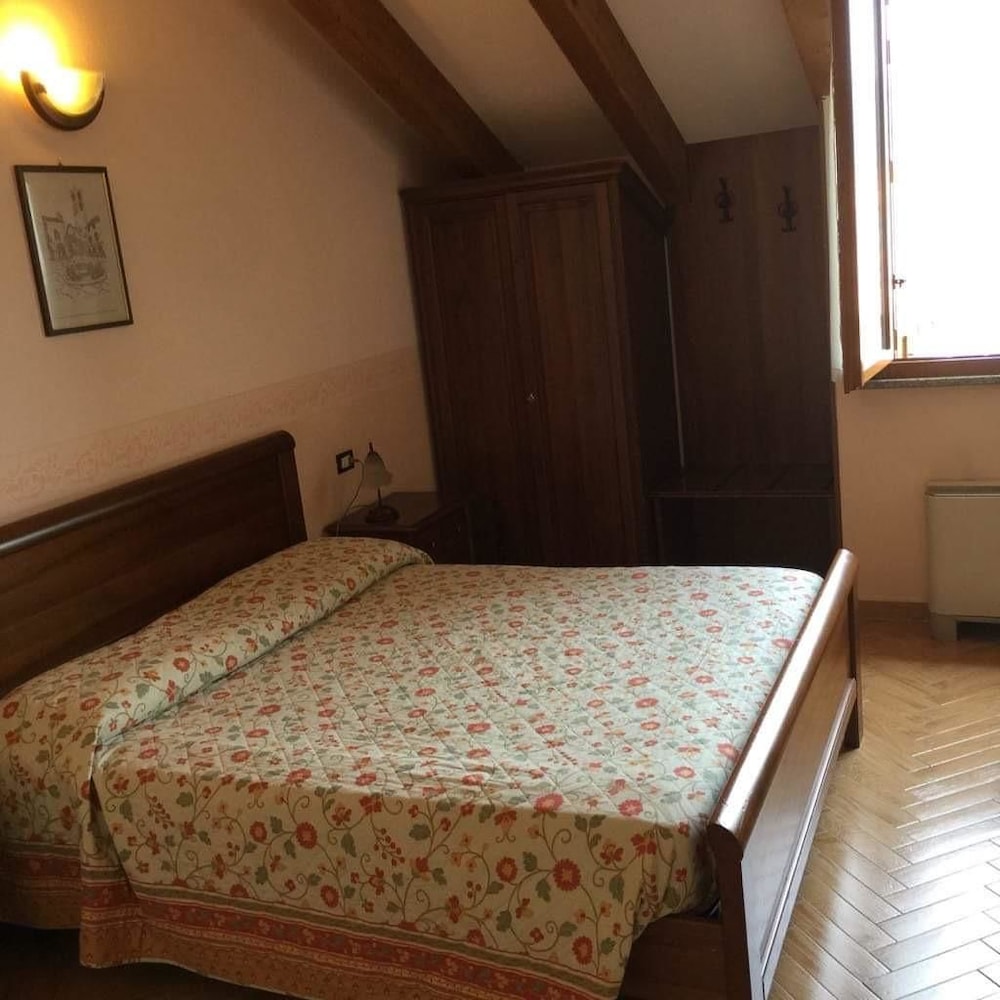 Double Room, Non Smoking, Mountain View photo 3
