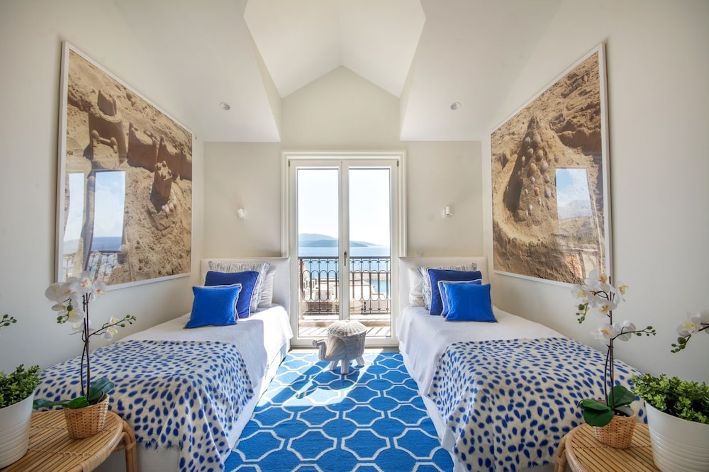 Four Bedroom Townhouse Sea View photo 3