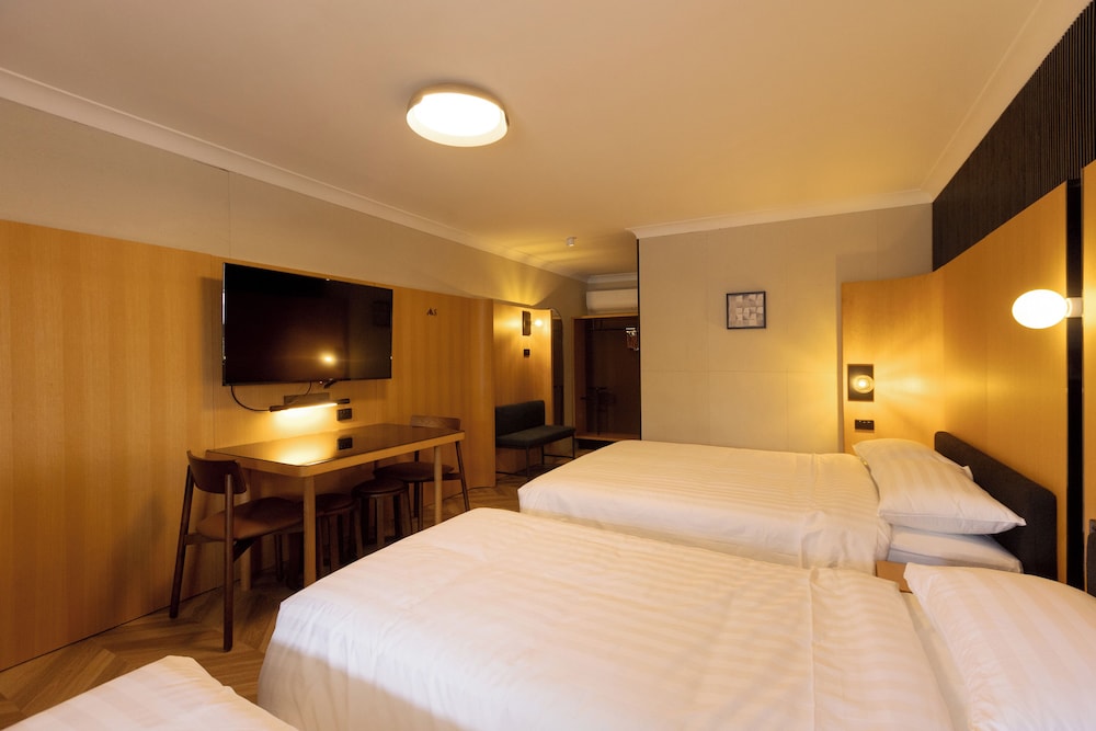 Deluxe Quadruple Room photo 3