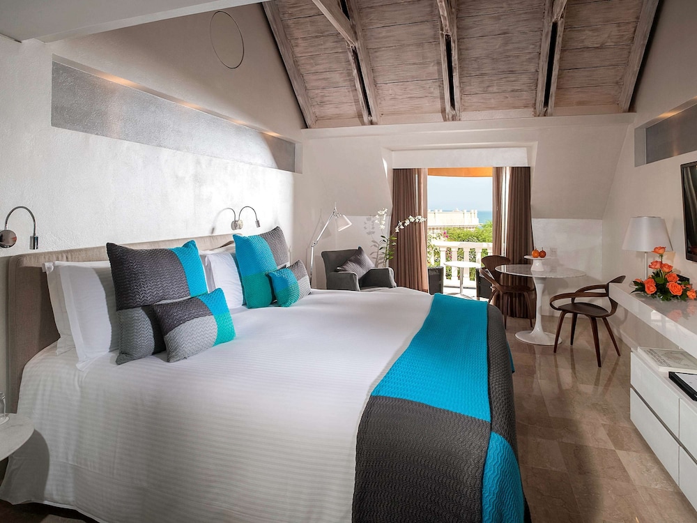Deluxe Room, 1 King Bed, Ocean View (Butler Service) - Photo 3