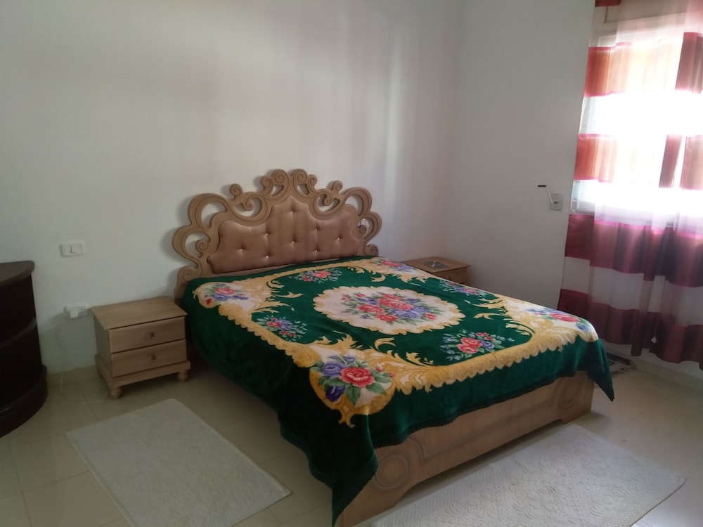 Basic House photo 1