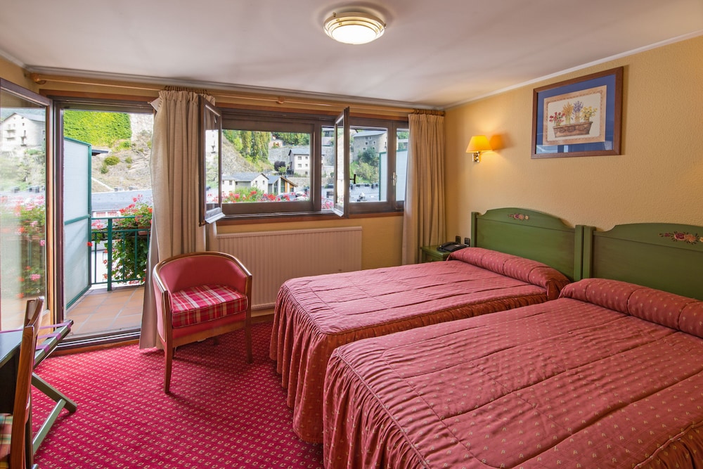 Double or Twin Room, Garden View photo 3