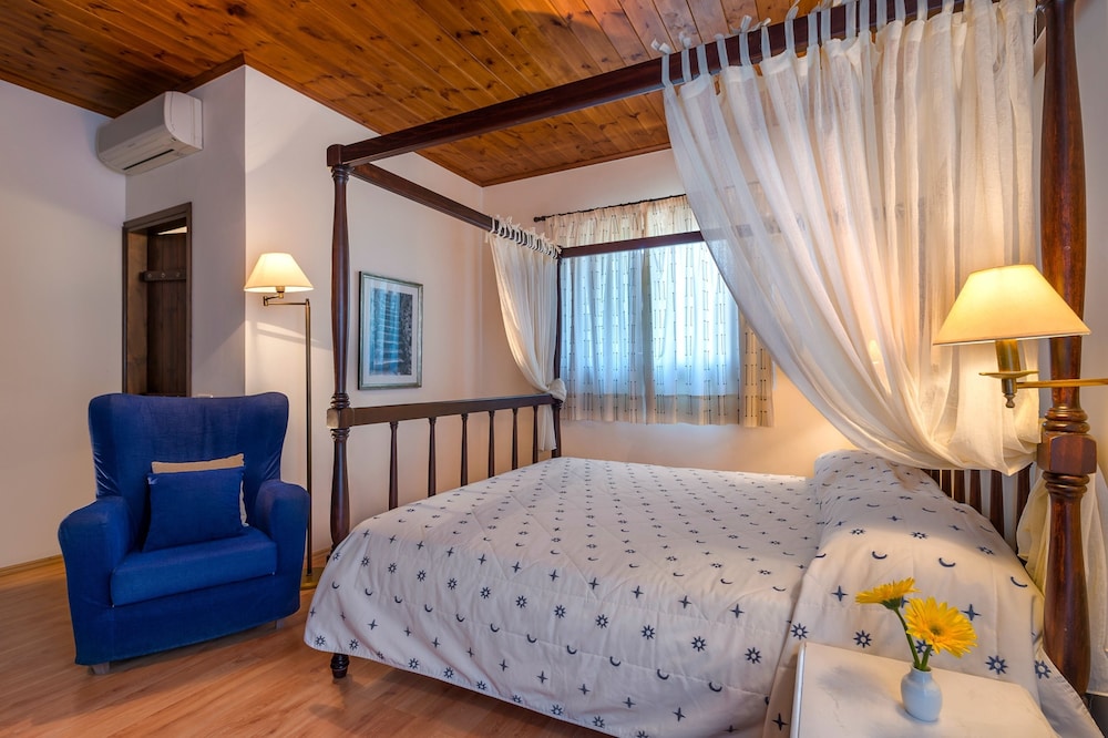 Traditional Room photo 3