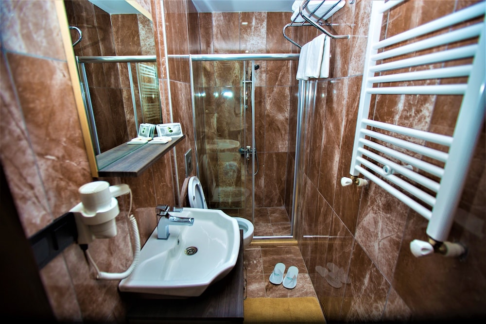Comfort Room - Photo 3