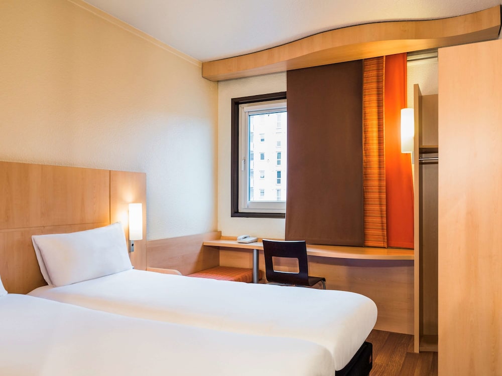 Standard Room, 2 Twin Beds - Photo 2