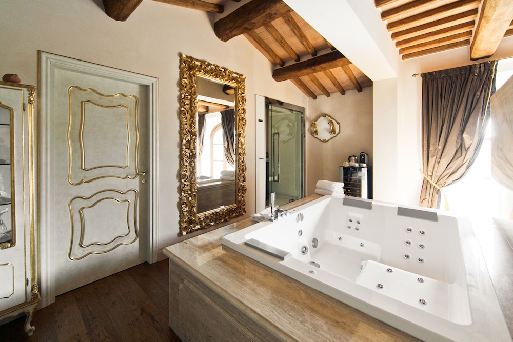 Deluxe Suite (SPA) - Photo 7