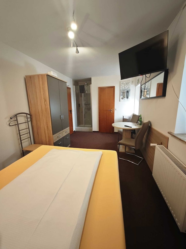 Basic Single Room photo 2
