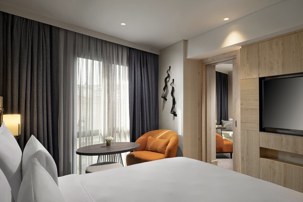 Junior Suite, 1 King Bed with Sofa bed