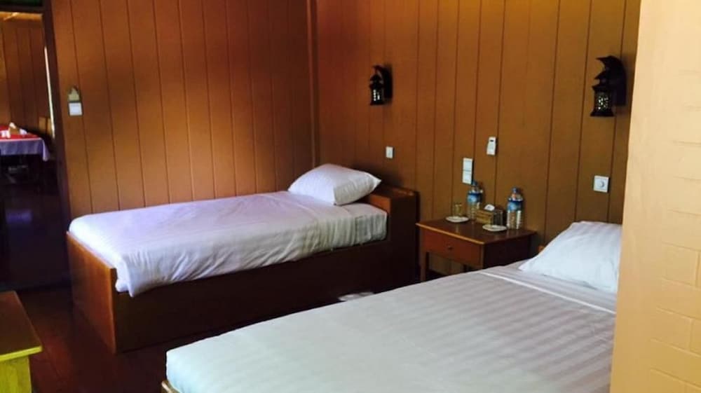 Superior Double or Twin Room photo 3