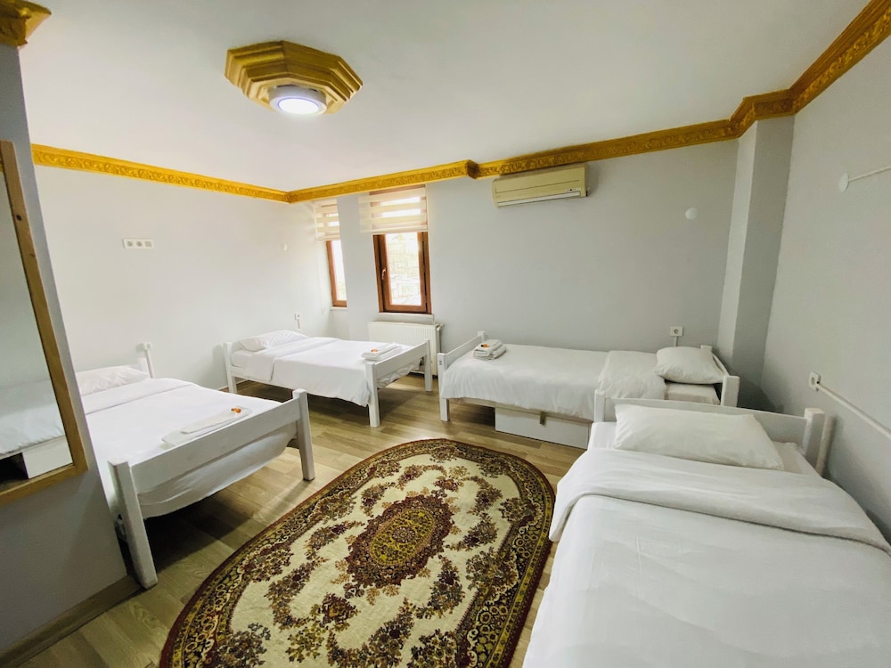 Basic Shared Dormitory, Mixed Dorm photo 1