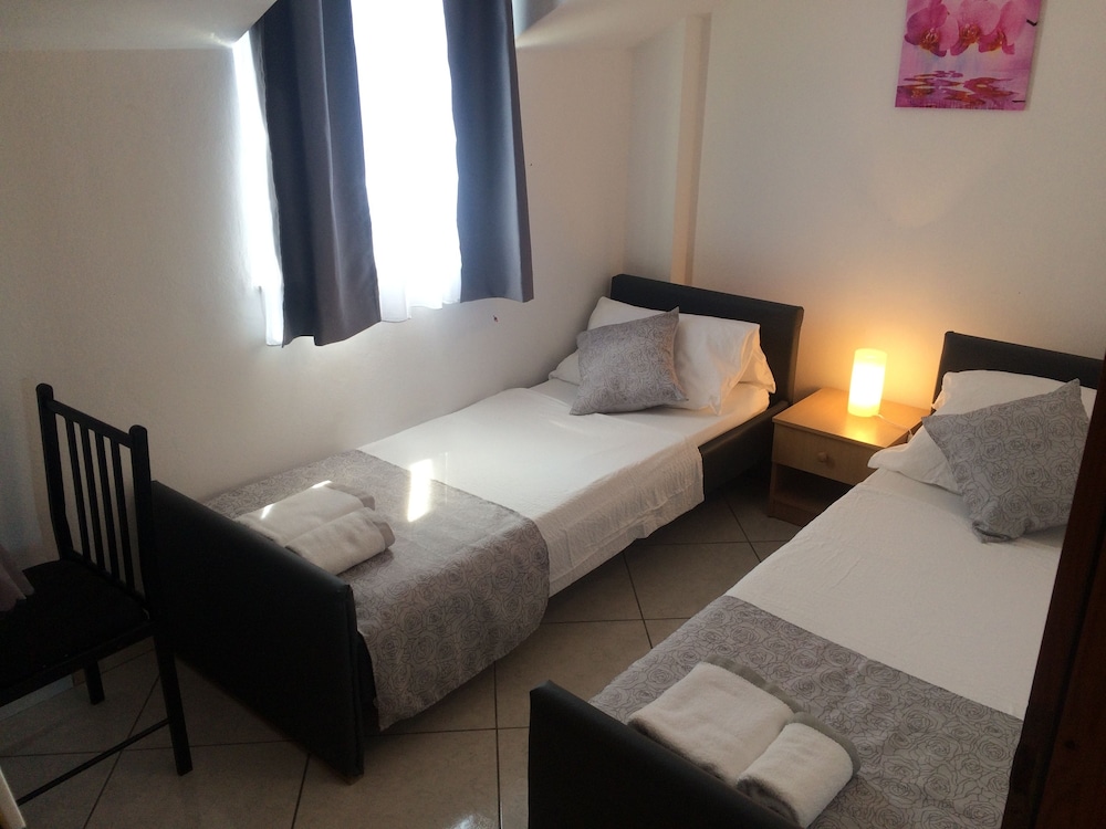 Single Room photo 1