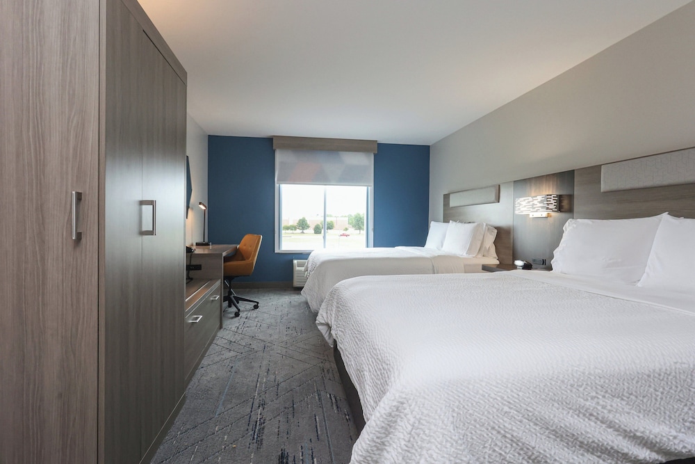 Standard Room, 2 Queen Beds, Accessible - Photo 1