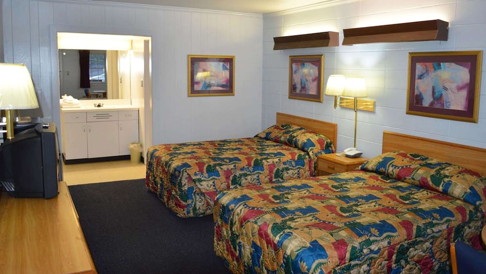 Room, 2 Double Beds, Smoking, Refrigerator & Microwave (2 Double Beds Smoking)