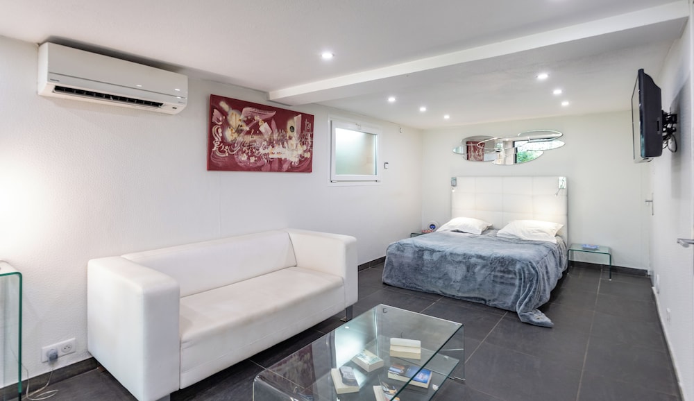Economy Double Room (Tobago) photo 1