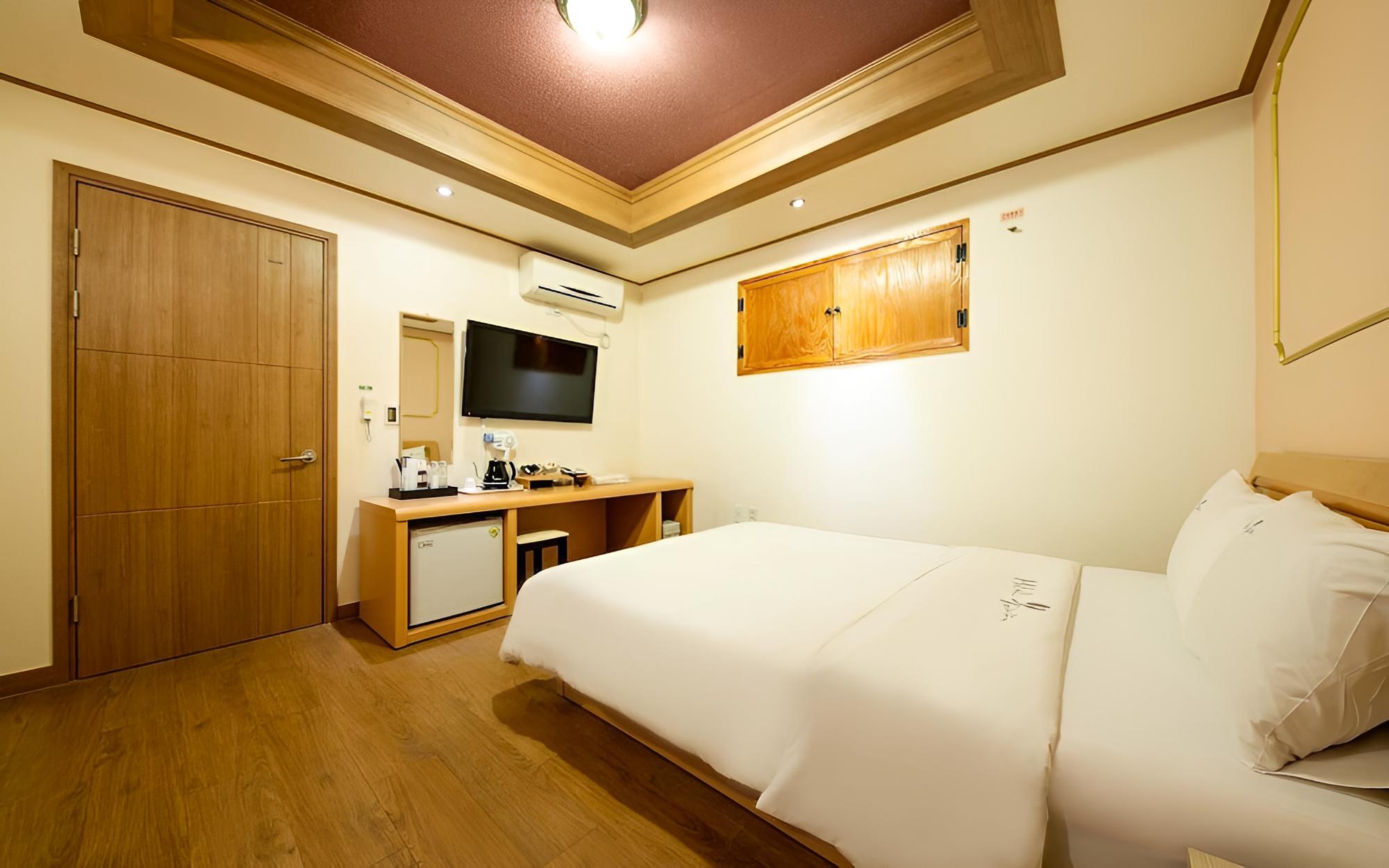 Room (Standard room (Netflix random allocat) photo 3