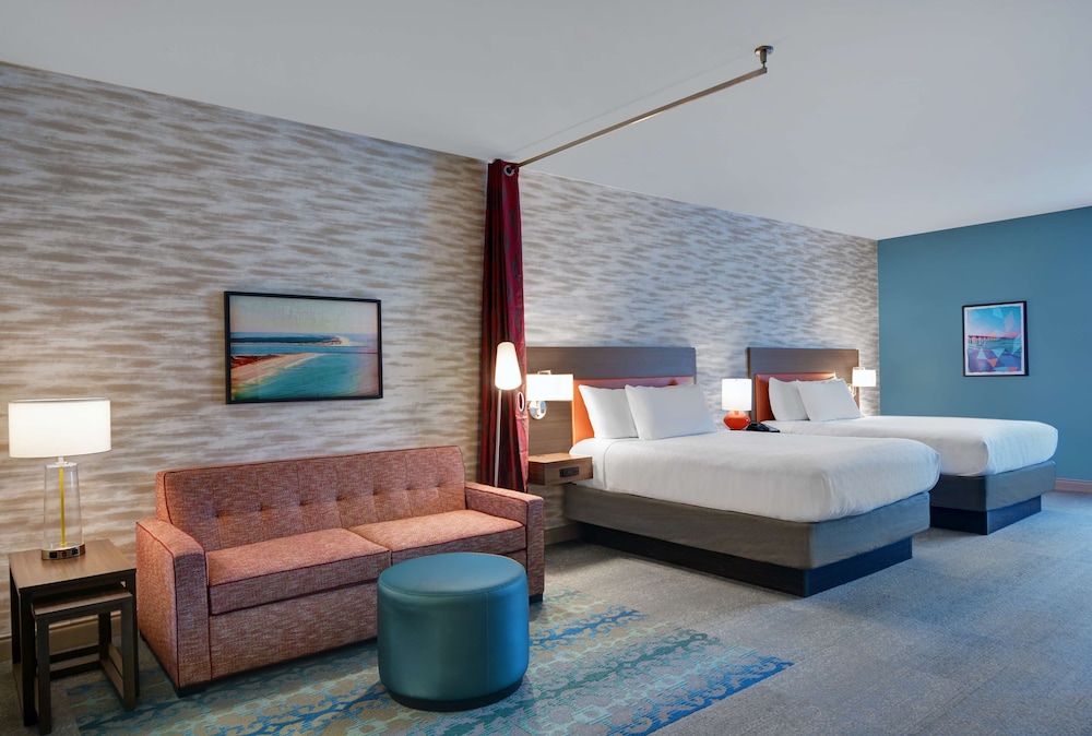 Studio Suite, 2 Queen Beds, Accessible (Mobility & Hearing, Roll-in Shower) - Photo 4