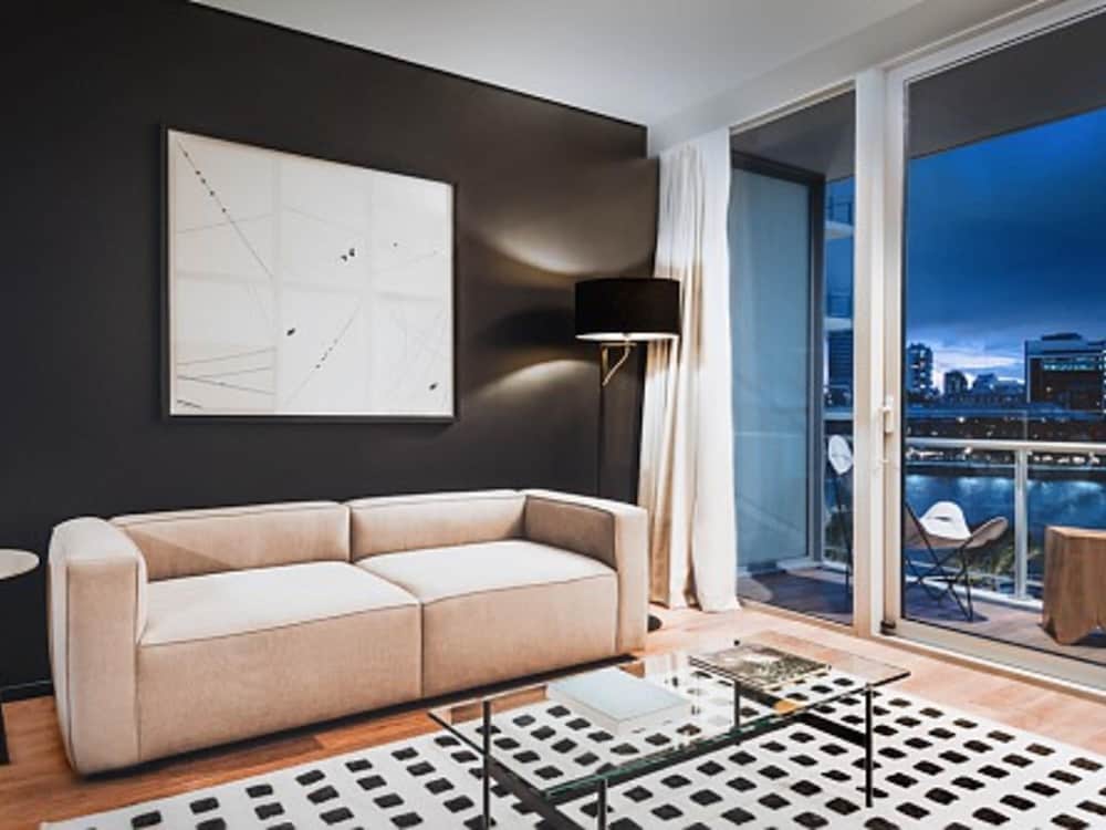 Deluxe Suite, 1 King Bed, Harbor View