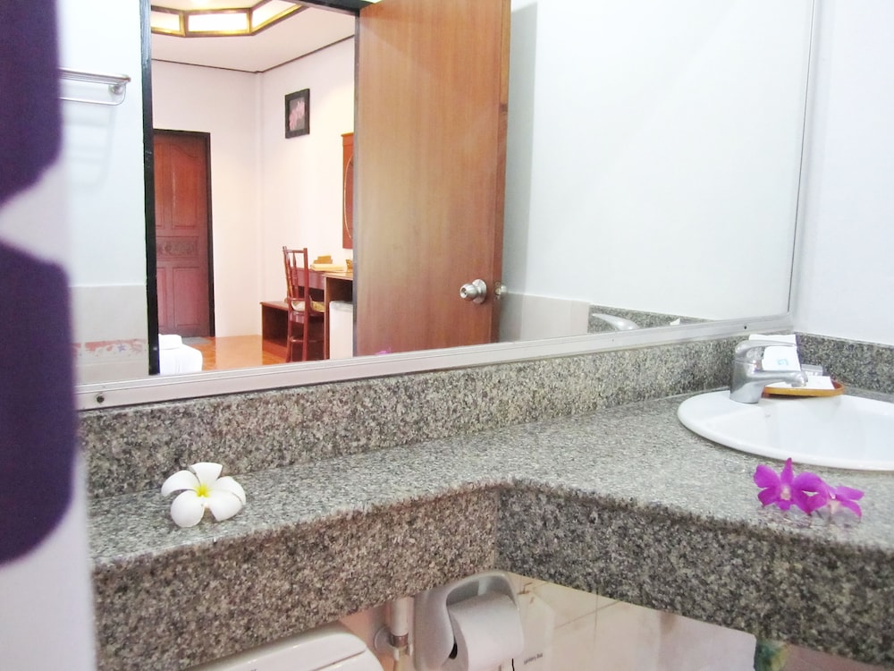 Deluxe Double or Twin Room, Garden View photo 2