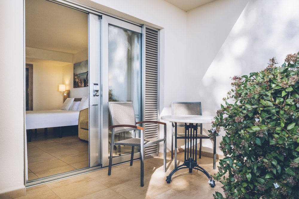 Double Room, Sea View thumbnail 5