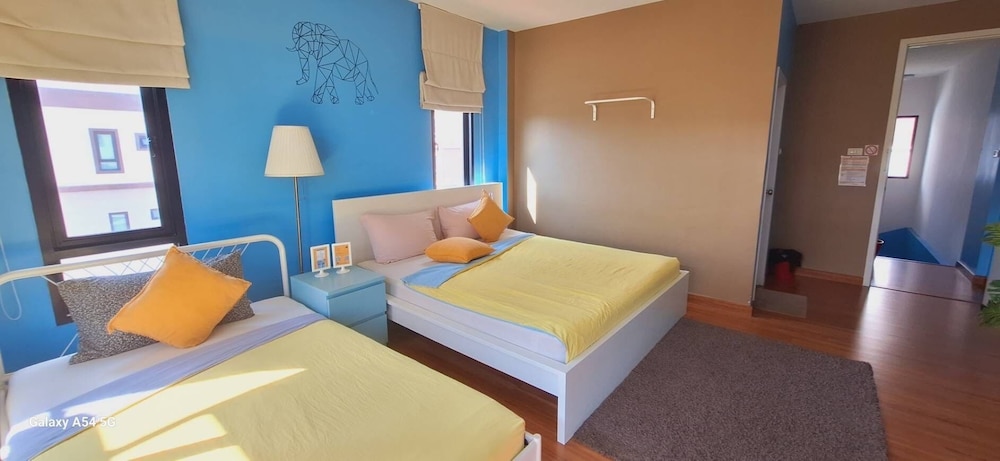 Triple Room, Balcony, City View photo 1